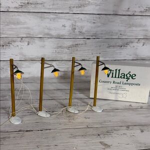 Department 56 COUNTRY LAMPPOSTS Christmas or Train Village accessory